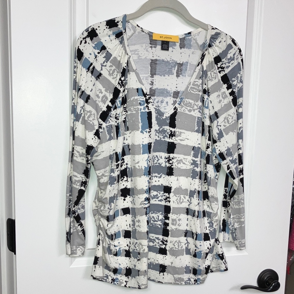 St. John  L Abstract Printed V neck Ruched Side Stretch Jersey Blouse